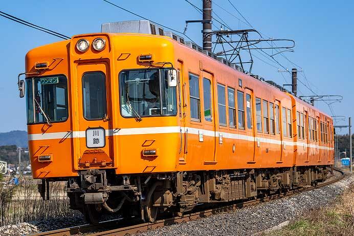 一畑2100系（元京王5000系）・写真：薮下健一
