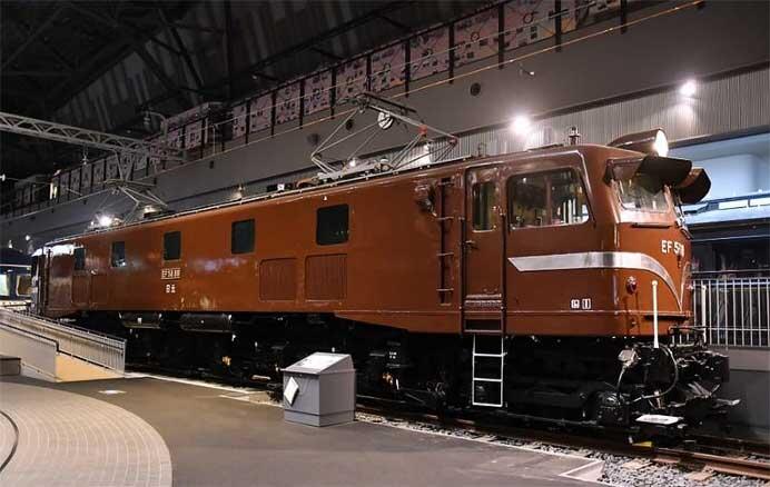 鉄道博物館でEF58 89号機の運転室を公開