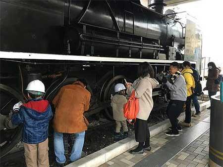 九州鉄道記念館「SL 59634号・展示実物車両すす払い」実施