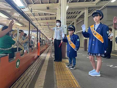 黒部峡谷鉄道，「こども駅長の日」の参加者を募集