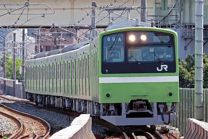 京都鉄道博物館で201系を特別展示
