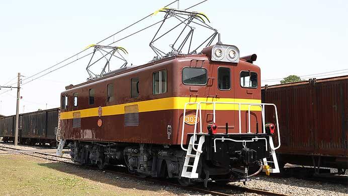 秩父鉄道×三岐鉄道,電気機関車コラボ塗装を実施