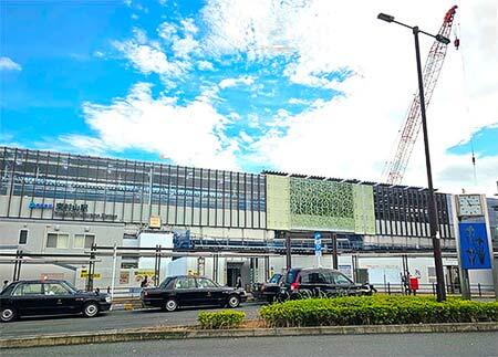 東村山駅西口ロータリーからの駅部状況