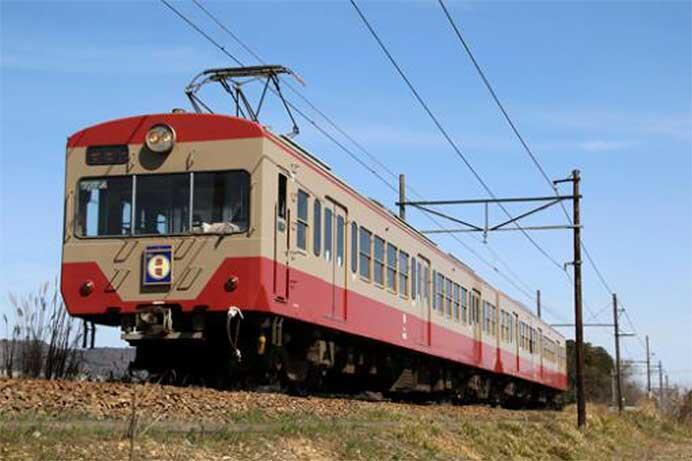 近江鉄道開業125周年記念で「赤電バス」の運行を開始