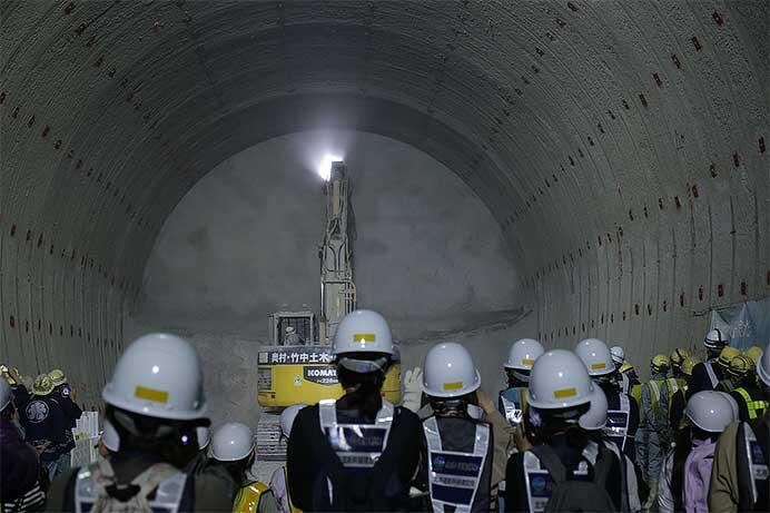 北海道新幹線 立岩トンネル（ルコツ）工区が隣接する（山崎）工区へ到達
