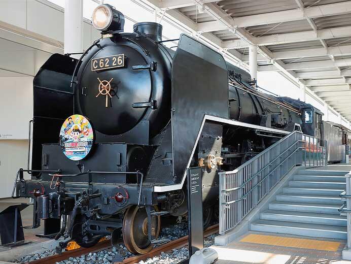 京都鉄道博物館のC62 26に「京都桃鉄博物館」ヘッドマーク