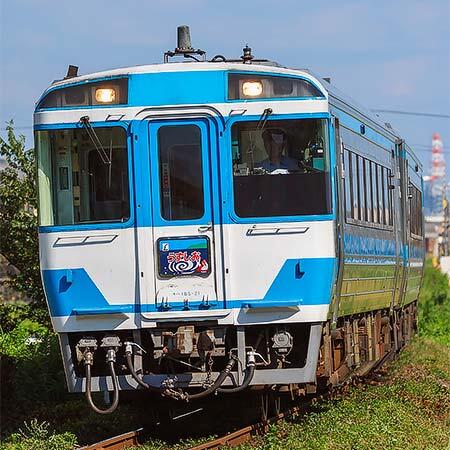 キハ185系四国色・四国標準色2両を使用した団体臨時列車運転