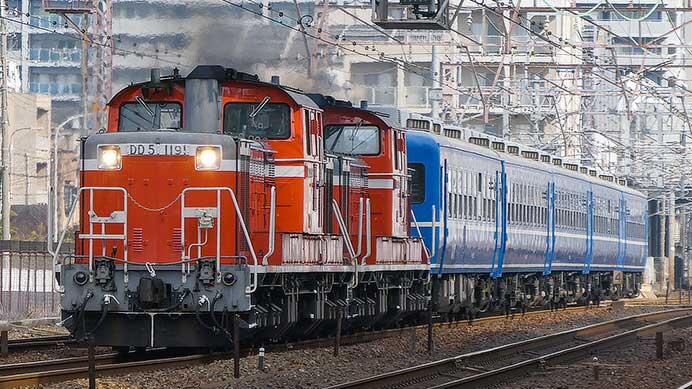 DD51と12系による訓練列車運転