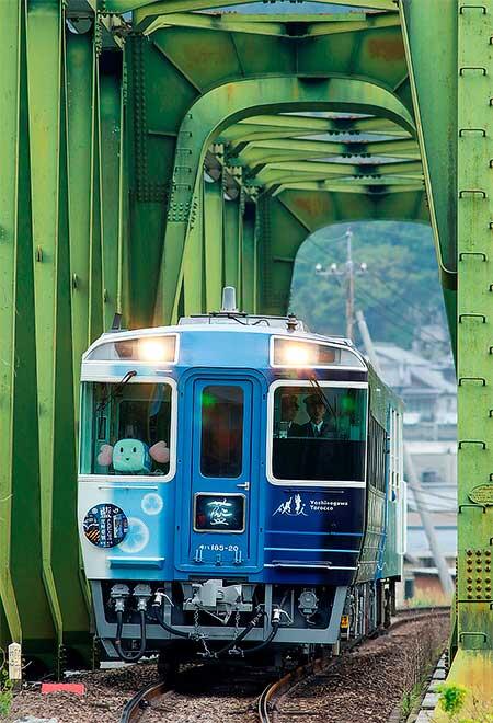 「藍よしのがわトロッコ」に台湾鉄路「藍皮解憂號」姉妹列車記念ヘッドマーク