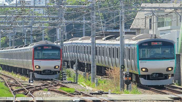 相鉄10000系2編成が復刻カラーリングに