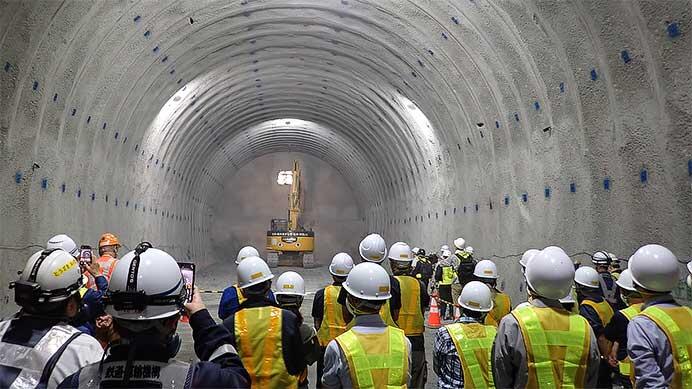 北海道新幹線 立岩トンネルが貫通