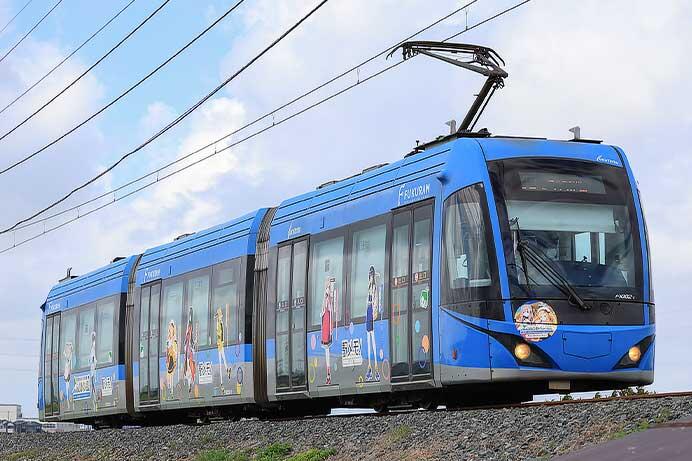 福鉄「駅メモ！」ラッピング電車にヘッドマーク