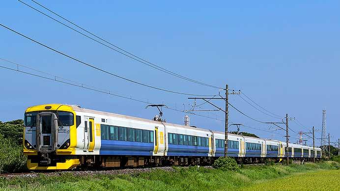 特急“新宿さざなみ1号・4号”，E257系500番代10両編成で運転