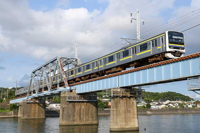 内房線で「第60回館山湾花火大会」にともなう臨時列車運転