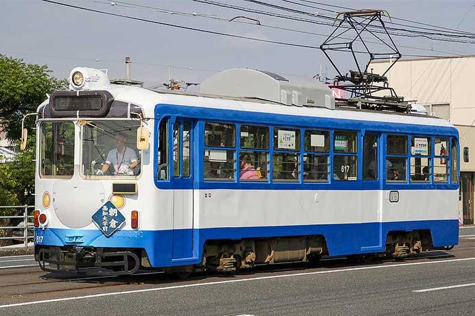 とさでん交通617号車に0系新幹線電車のラッピング