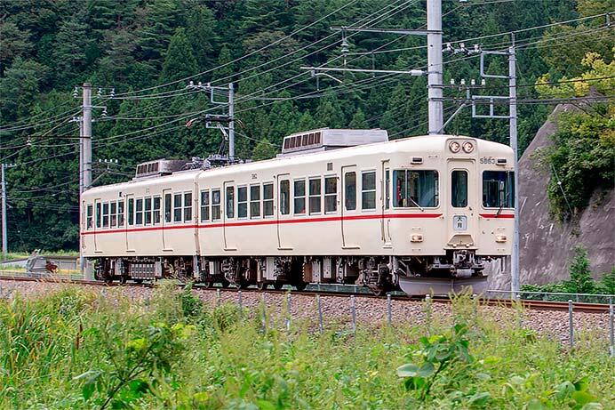 富士山麓電気鉄道，1000系の定期運行を12月15日をもって終了へ