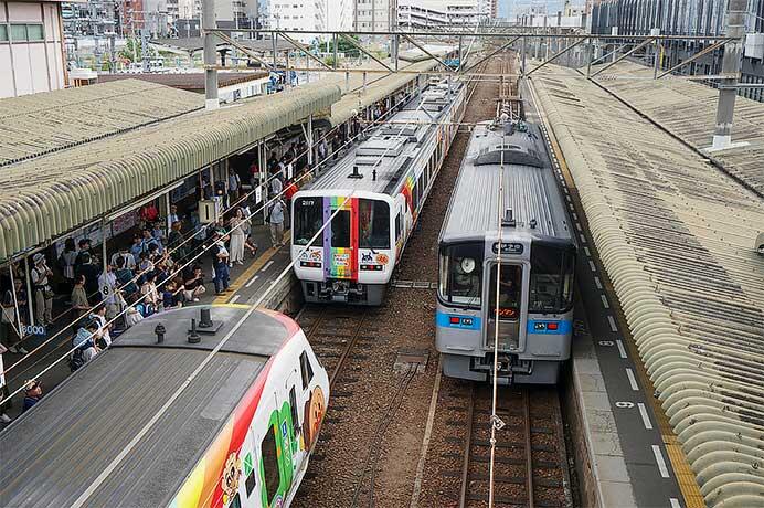 松山駅，旧駅舎での営業を終了