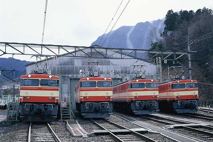 「西武秩父線開通55周年記念車両」の運転を11月11日から開始