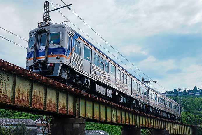 大井川鐵道，6000系（もと南海6000系）の営業運転を12月30日から開始