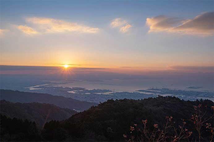 六甲ケーブル，元日早朝の特別運転を実施