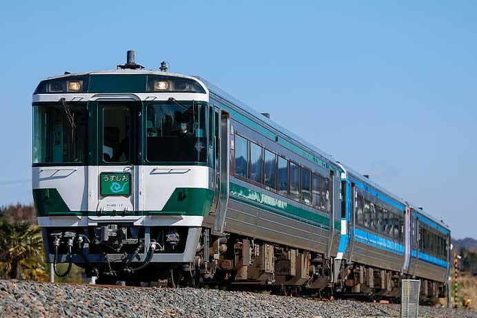 特急“うずしお8号”，キハ185系普通車3両編成で運転