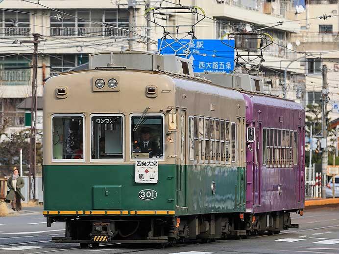 嵐電でモボ301＋モボ104が運転される