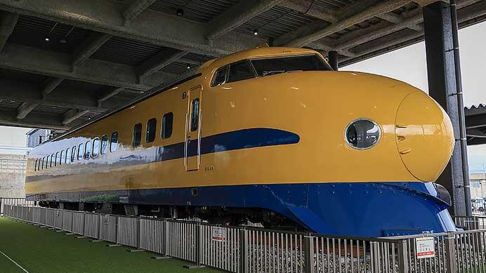 「ドクターイエロー」922-26がトレインパーク白山に移設・展示開始