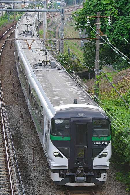 特急“あずさ74号”,E257系5000番代で運転