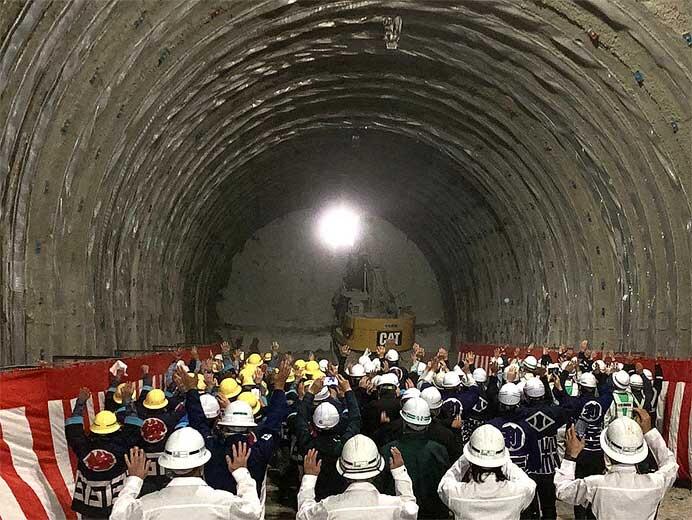 北海道新幹線 後志トンネル（塩谷）工区の掘削を完了