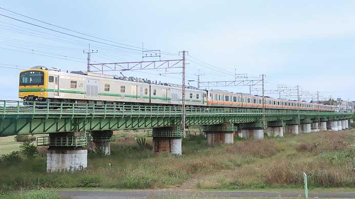 E233系青665編成とP518編成が秋田へ