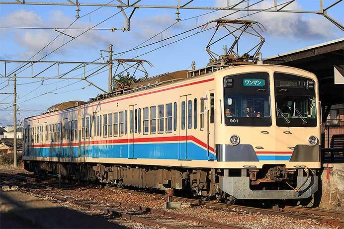 近江鉄道で「メリークリスマス号」運行