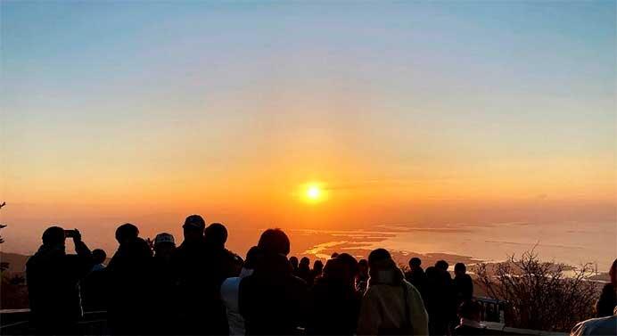 六甲ケーブル，元日早朝の特別運転を実施